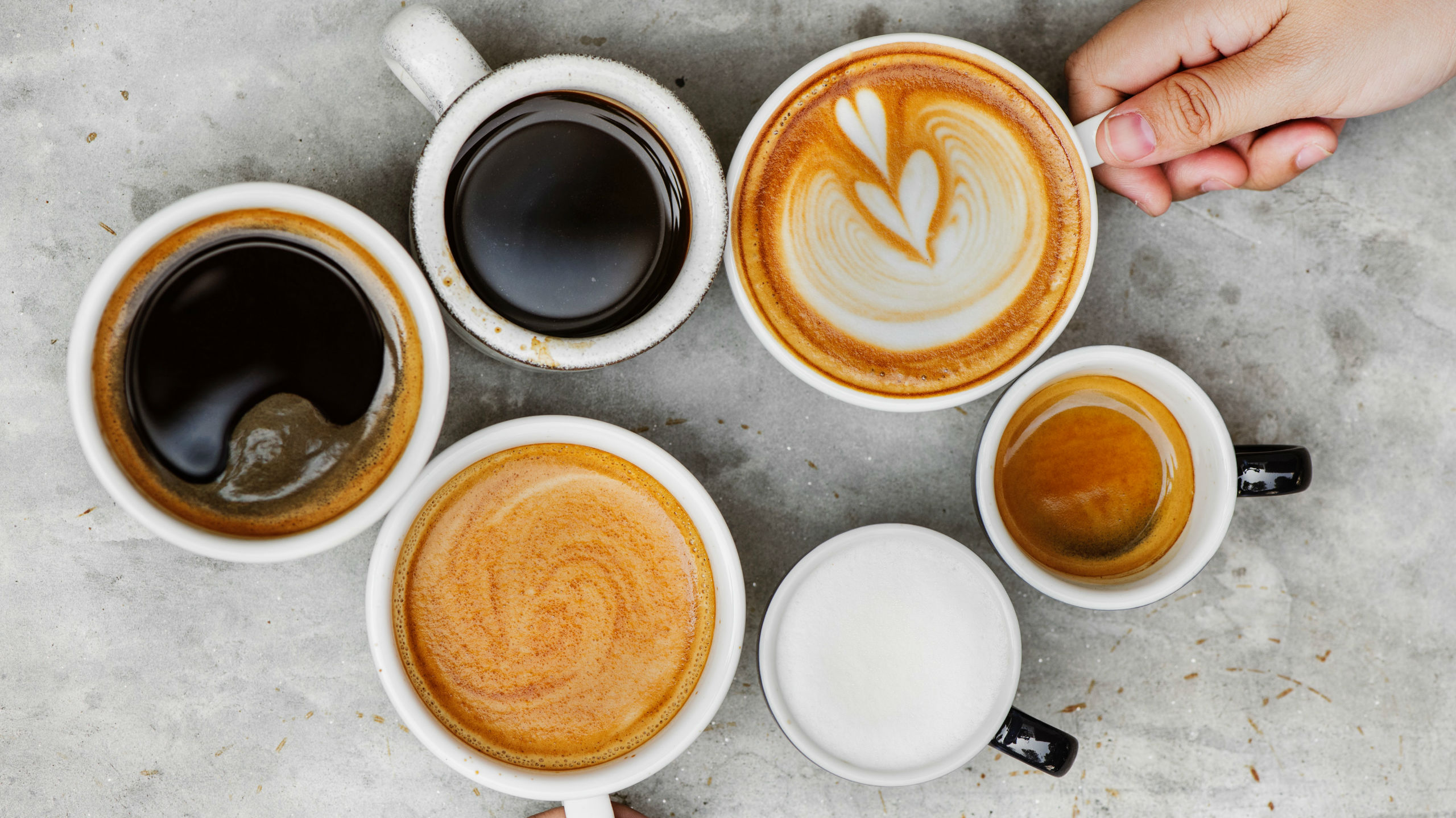 tazas con distintos tipos de café
